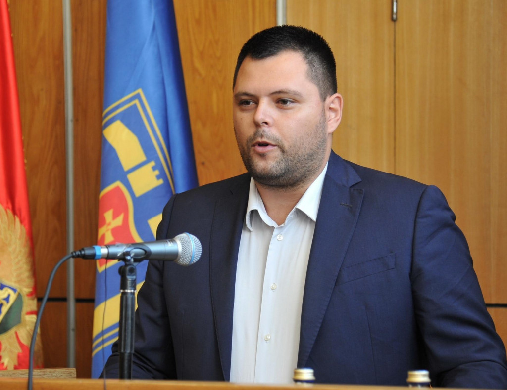 KOVAČEVIĆ: Neka predlože zakon sa spiskom dozvoljenih pjesama i olakšaju život narodu