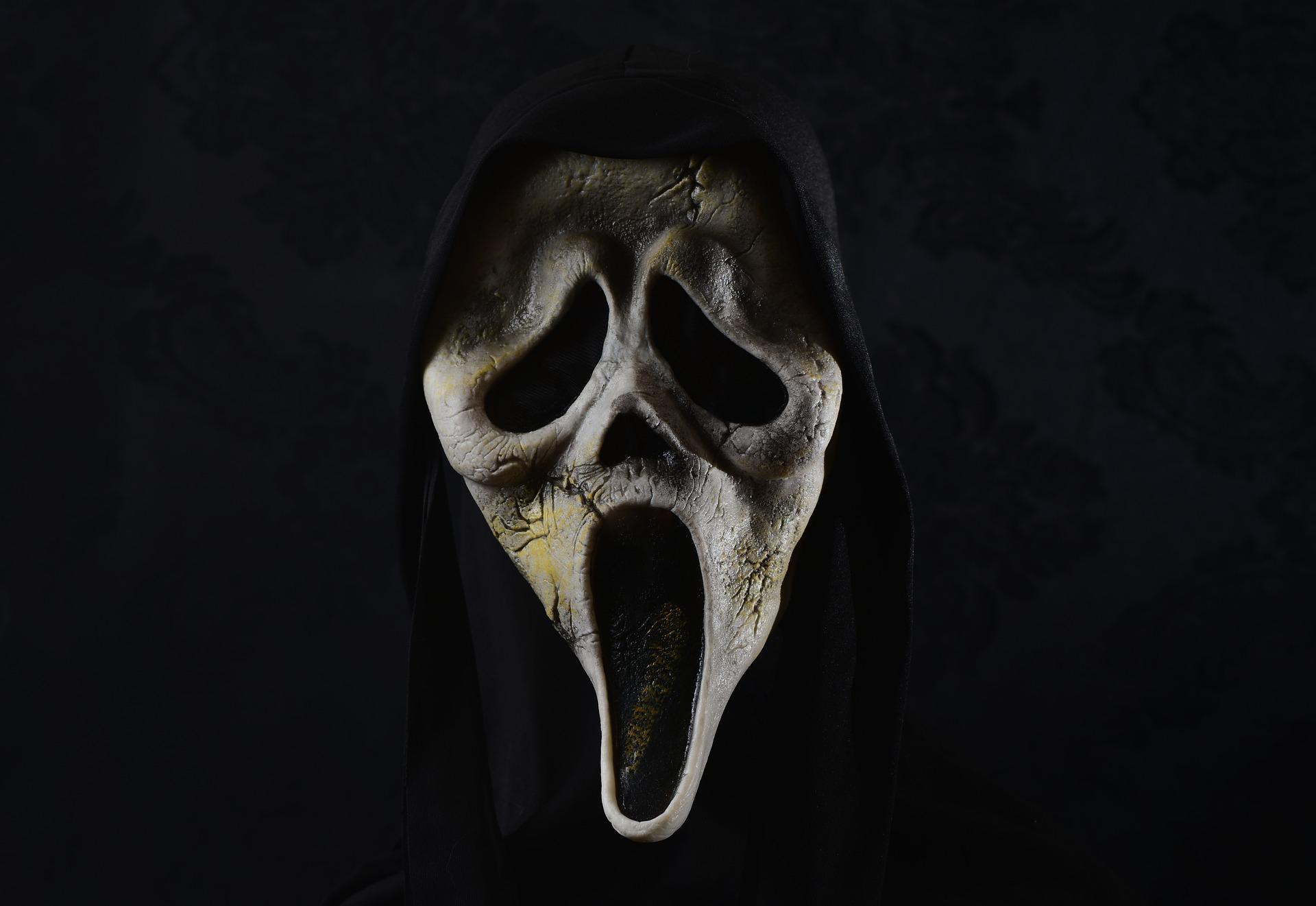 DOBITNIK LUTRIJE ŽELIO DA OSTANE ANONIMAN Došao da preuzme nagradu sa maskom na glavi (FOTO)