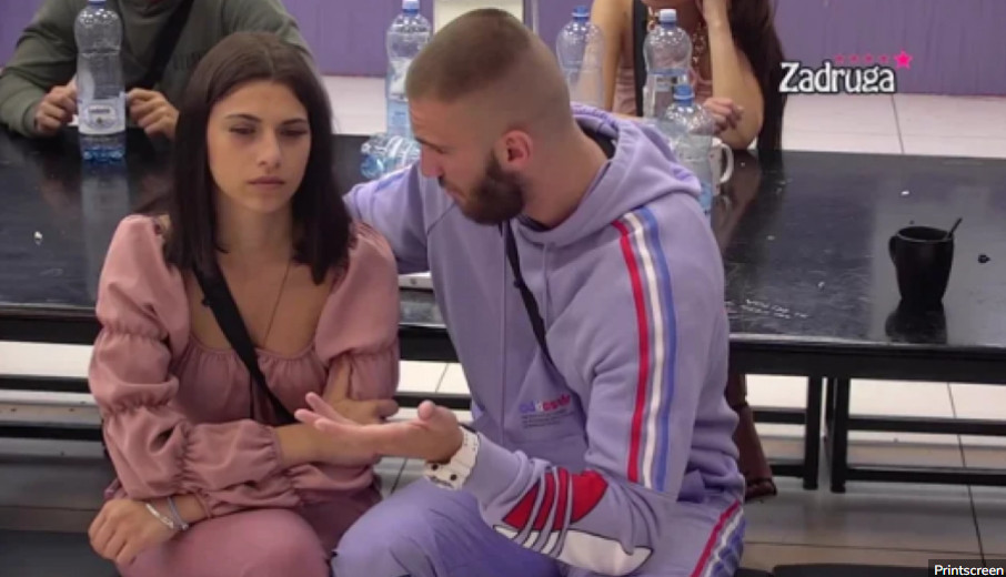 MOŽDA SU LUDI Mensur kod Milice pokušao da opravda svoju porodicu zbog teških riječi, Veselinovićeva ostala bez teksta (VIDEO)