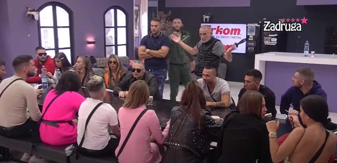 OPŠTI HAOS! MENSUR ZARATIO SA SVIMA! Skočio da bije Lepog Miću! (VIDEO)