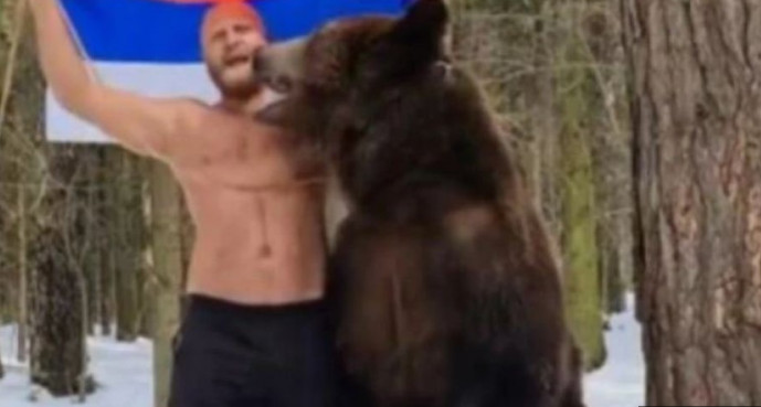 RUSKI TIKTOKER ODUŠEVIO SRBE Raširio srpsku zastavu pa zapjevao "Bože pravde" (VIDEO)