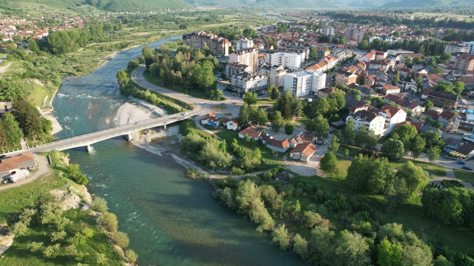 NAJNOVIJE VIJESTI U Crnoj Gori 33 hiljade turista, 20 odsto više u odnosu na prošlu godinu!