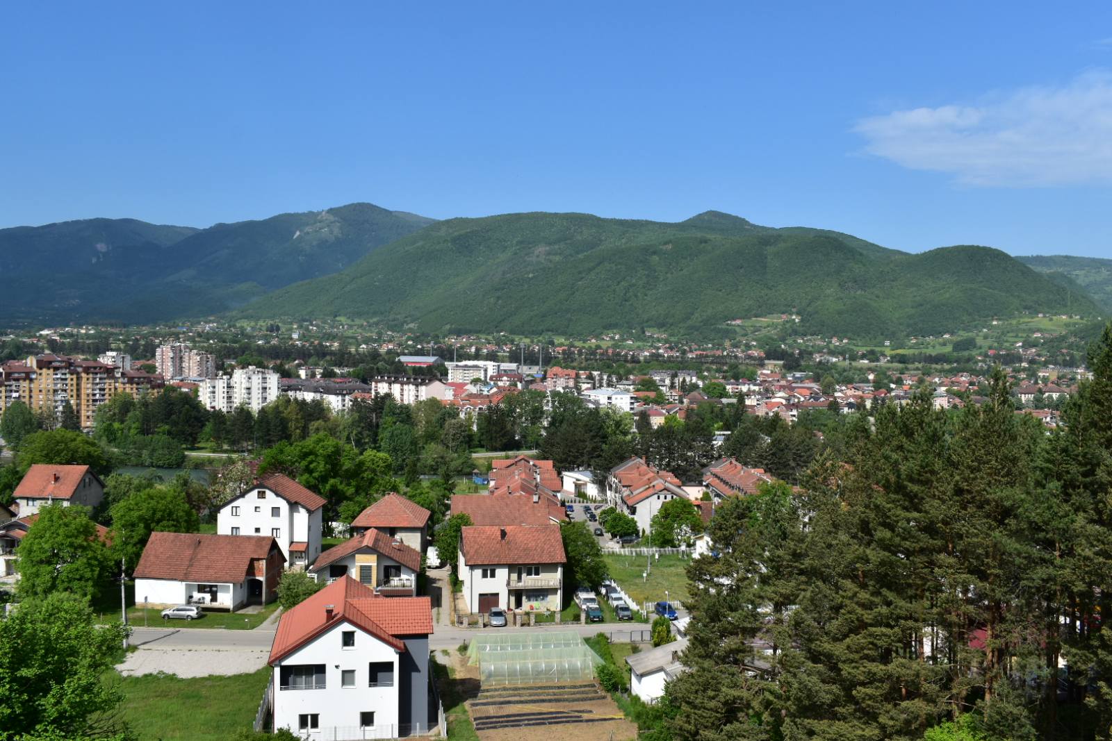 VREMENSKA PROGNOZA Sunčano i toplo, povremeno mala ili umjerena oblačnost