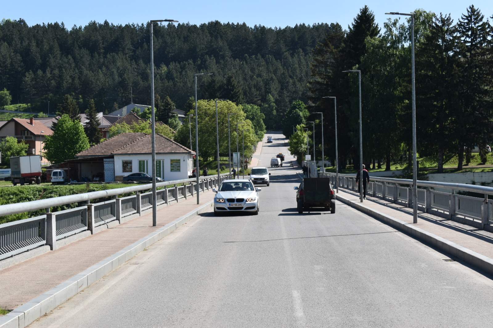 STANJE NA PUTEVIMA: U većem dijelu zemlje saobraća se po suvim kolovozima