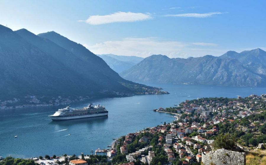 GOTOVO 3000 PUTNIKA STIŽE U CG DANAS: U Kotoru četiri nova kruzera