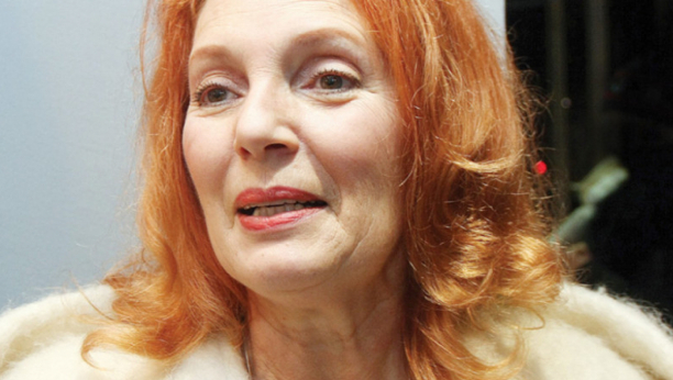 TANJA BOŠKOVIĆ NA IVICI SUZA! Voditelj rasplakao glumicu!