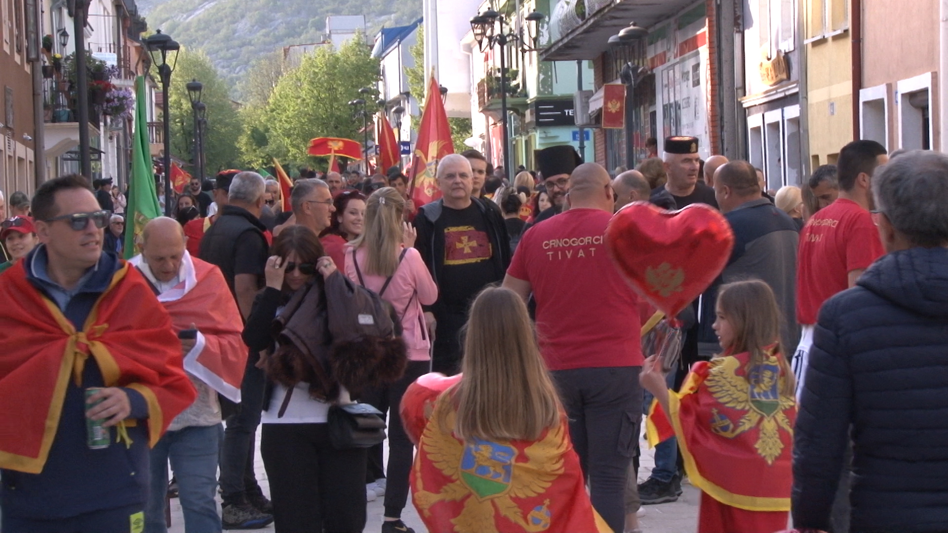 SLIČAN SE SLIČNOM RADUJE Komitama, ''patrijotama'' i bivšim funkicionerima podršku pružio i Nenad Čanak