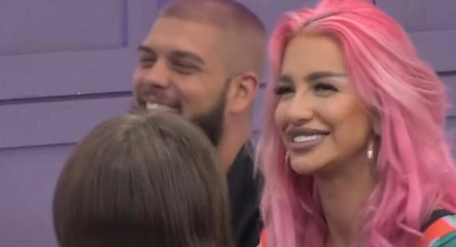 ALEKS STIGLA KOD DEJANA U VETERNIK! Dragojević objavio intimni video iz spavaće sobe (VIDEO)