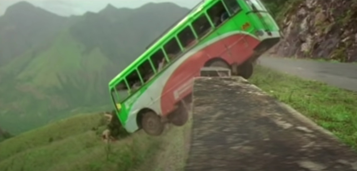 TRAGEDIJA U PERUU Autobus pao sa litice, 11 poginulih