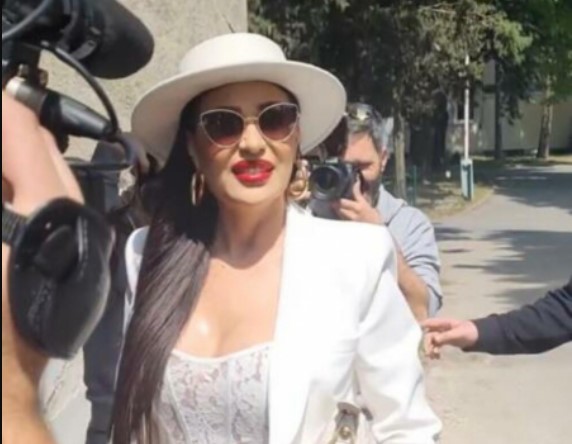 MOJI MUŠKARCI NISU MIRISALI NA ZAPRŠKU! Ceca se dotjerala, pa se dotakla bivših ljubavi!