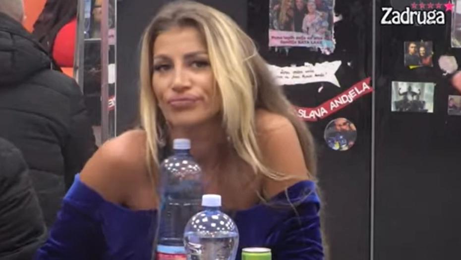 DALILA RAZOČARALA FANOVE! Nema pas za šta da je ujede, samo nam traži pare!