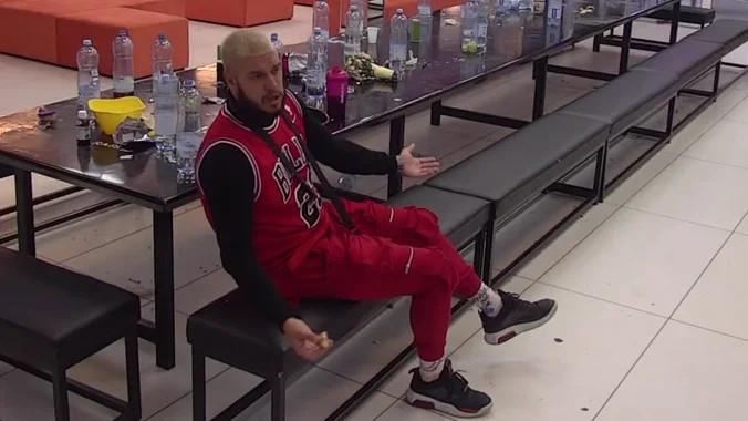 TRESE SE BELA KUĆA! Dejan izvrijeđao Bebicu, smatra da je NESPOSOBAN za život (VIDEO)