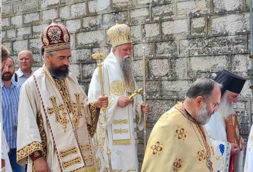 IZ MITROPOLIJE NAJAVLJENO Mitropolit Joanikije i vladika Metodije služiće "Moleban za svetinju braka i očuvanje porodice"