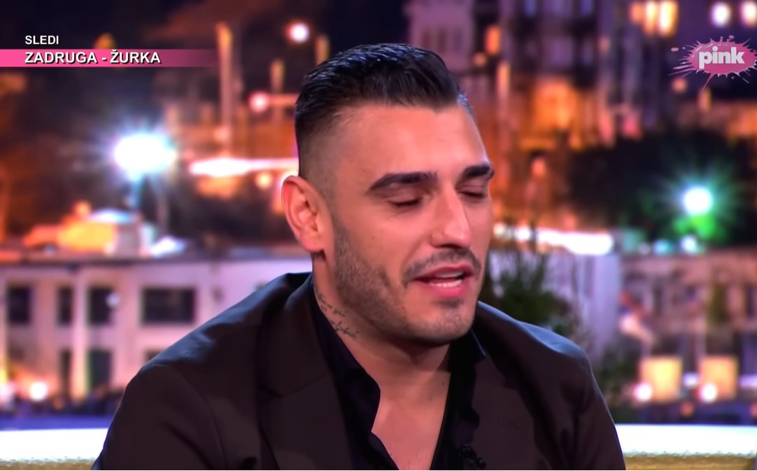DARKO VEĆ PREBOLEO BARBARU! Uhvaćen sa zanosnom plavušom!