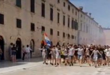 PROMOVIŠU USTAŠTVO Dubrovački maturanti slavili uz "Za dom spremni"