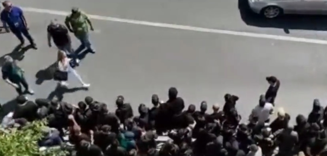 NEVIĐEN HAOS U TIRANI Opšta tuča na ulicama, navijači Rome i Fejenorda divljali pred finale (VIDEO)