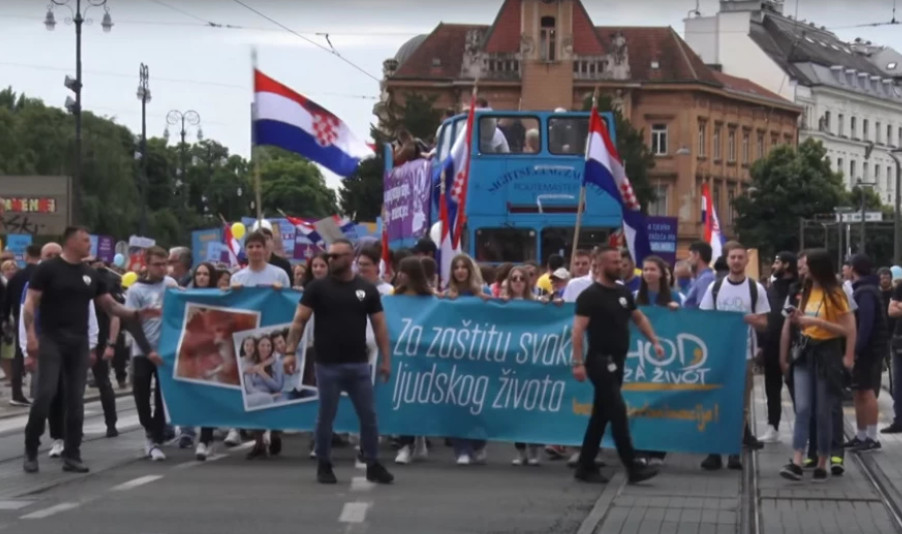 U ZAGREBU PROTEST Nekoliko hiljada građana na skupu protiv abortusa