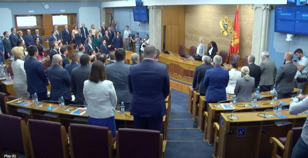 Poslanici održali minut ćutanja povodom godišnjice od ubistva Duška Jovanovića