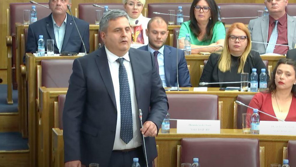 RADUNOVIĆ: Sjednice još uvijek nema, DF spremno čeka da raskrinka sve nezakonitosti!