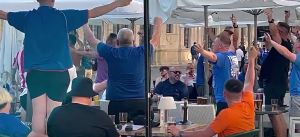 SEVILJA POD OPSADOM Stižu navijači Rendžersa i Ajntrahta, finale Lige Evrope čuva 5.000 policajaca!