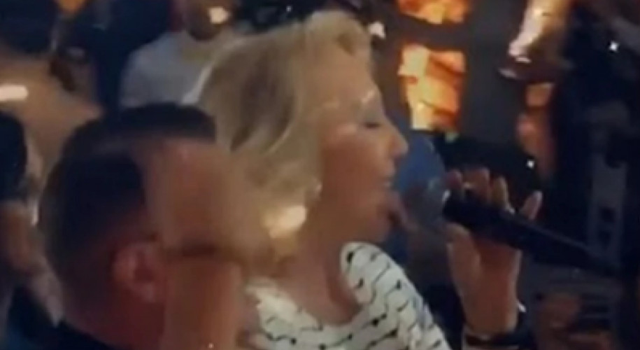 BRENA POVELA KOLO Pjevačica dovela atmosferu do usijanja, Popović ne štedi pare (VIDEO)