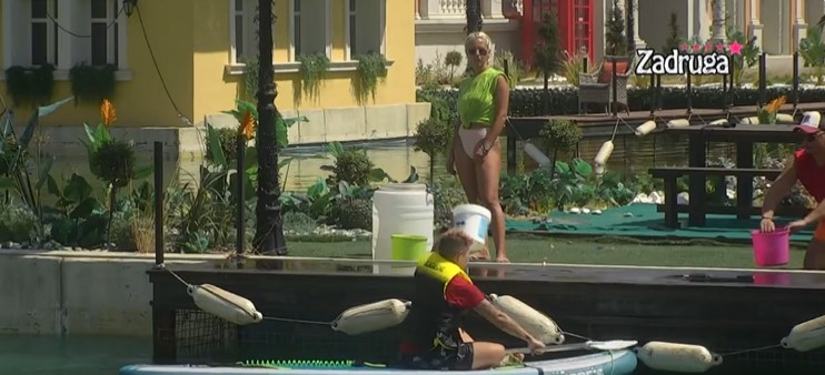 MATORA PALA U JEZERO Urnebesne scene u rijalitiju, zadrugari popadali od smeha (VIDEO)