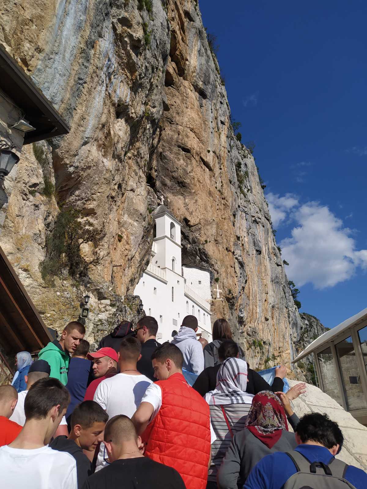 Patrijarh će se sjutra sastati sa Abazovićem u manastiru Ostrog