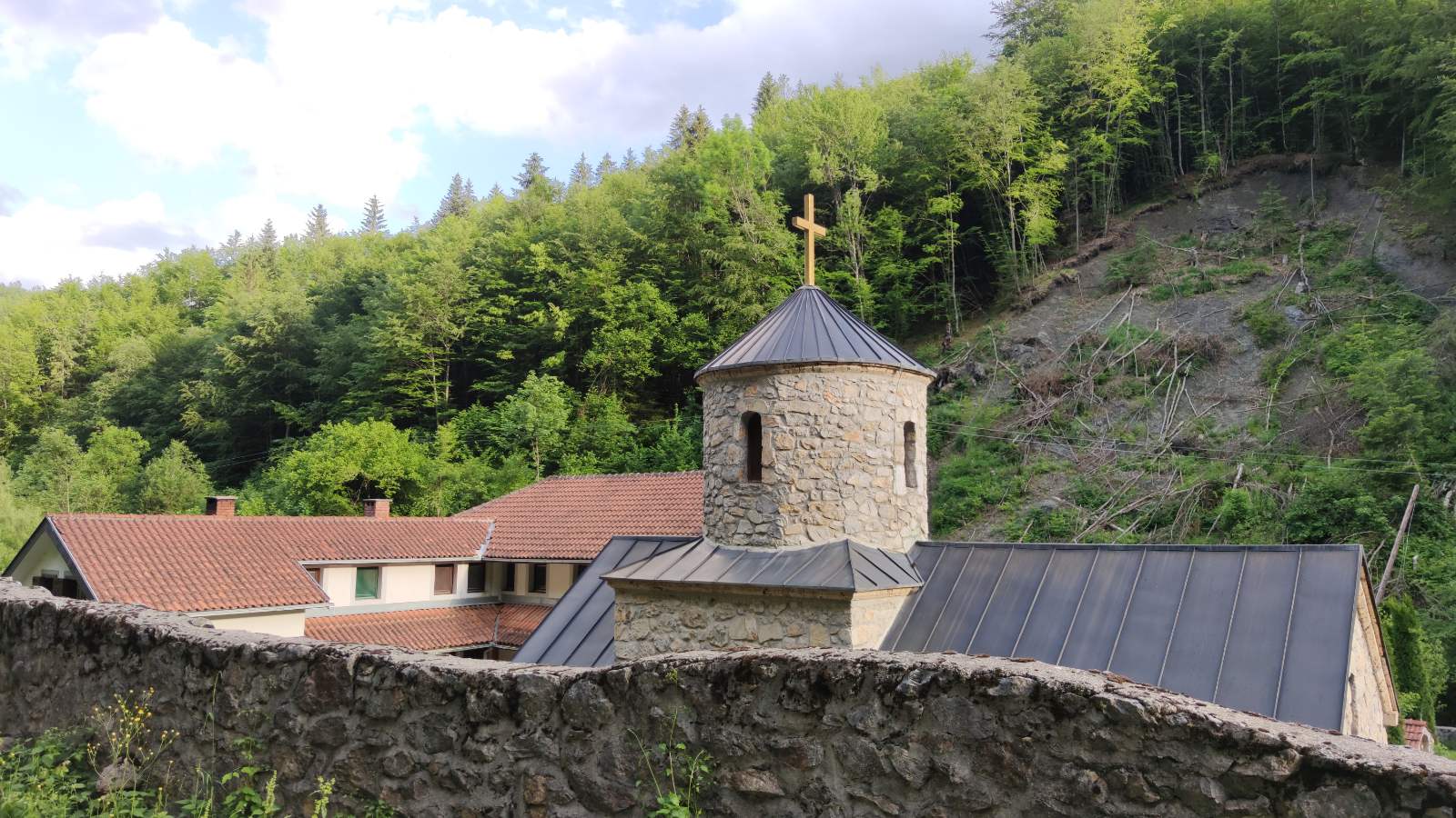 ZAŠTITNICI LJEKARSKE PROFESIJE Danas su ljetnji Sveti Vrači Kozma i Damjan