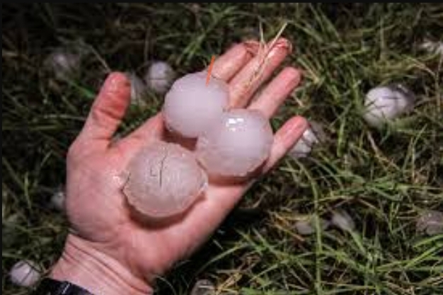 IVANJICA OPUSTOŠENA POSLE NEVREMENA Uništeni zasadi, oštećeni putevi