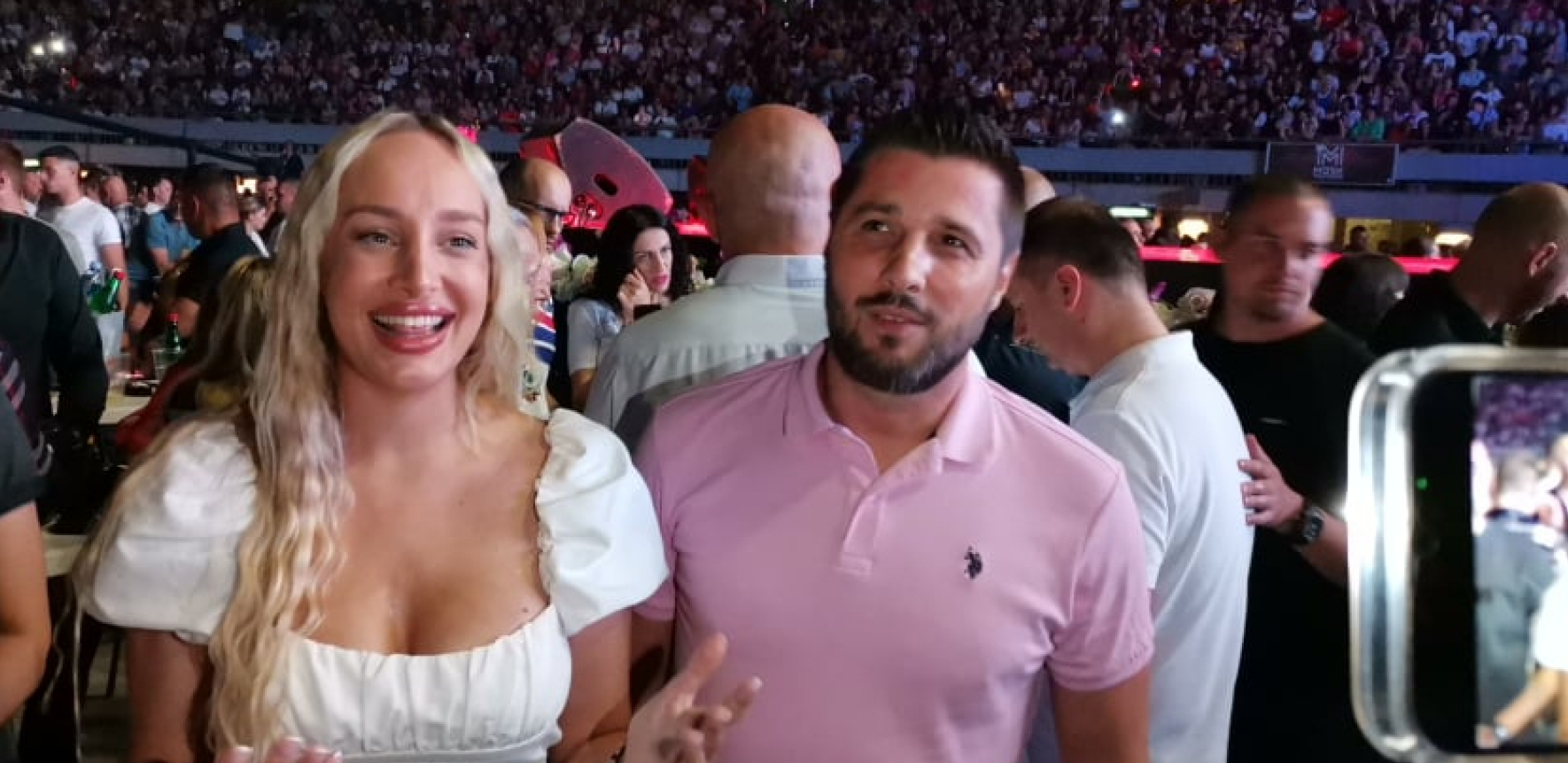 LUNA OTKRILA RECEPT ZA USPJEŠAN BRAK Đoganijeva i Marko sinoć su prisustvovali spektaklu Zorice Brunclik