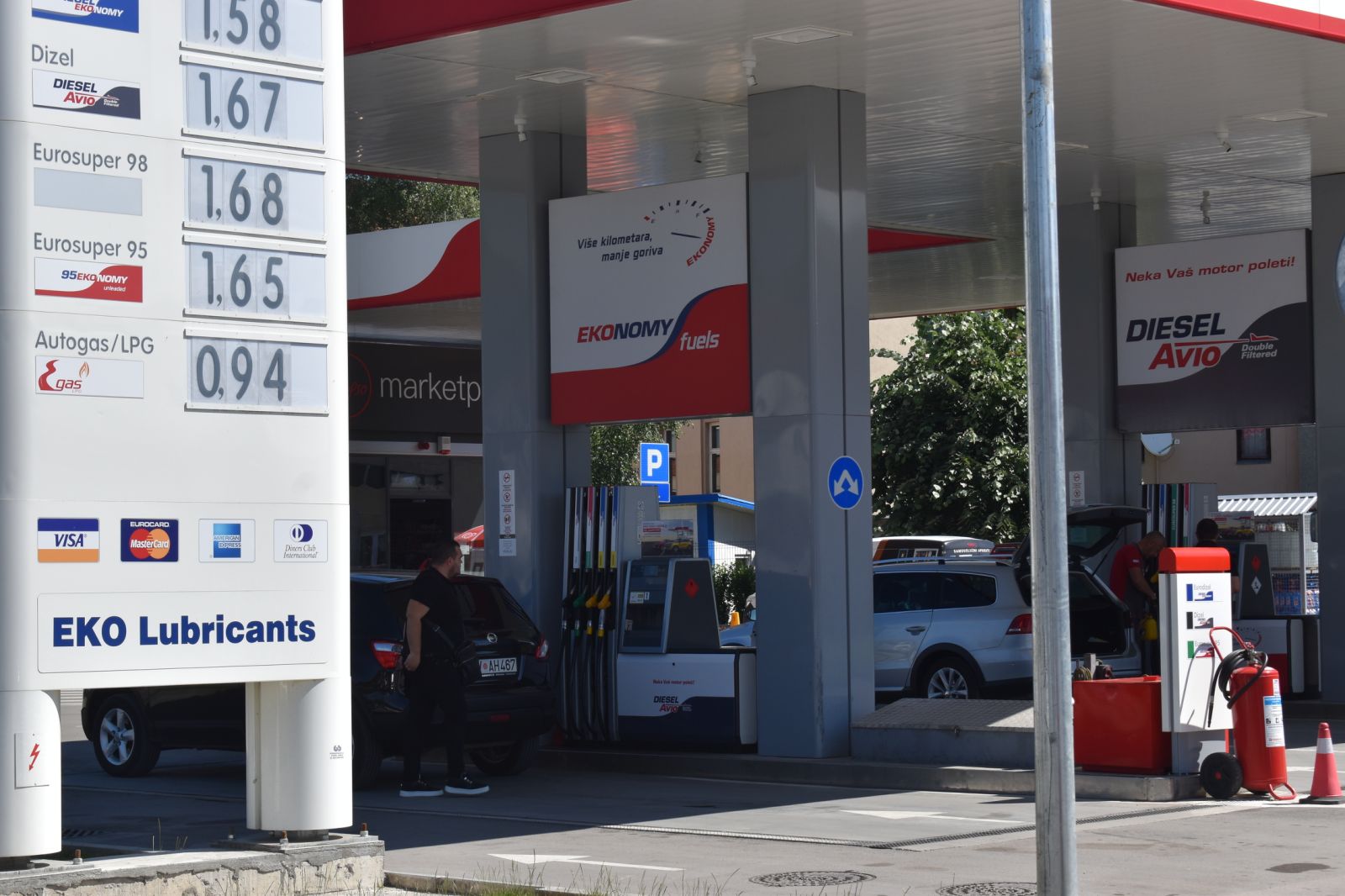 PONOVO PO DŽEPU GRAĐANA Od ponoći dizel skuplji, CIJENE benzina bez promjena