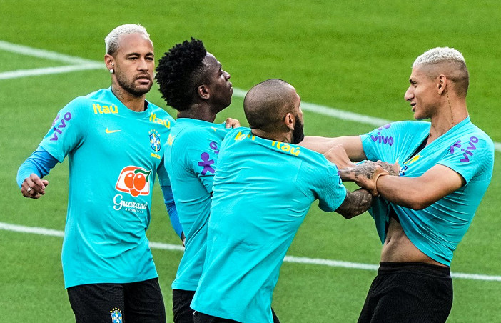 TUČA NA TRENINGU: Zvezda Reala napala jednog od najboljih igrača u Premijer ligi! Razdvajali ih Nejmar i Dani Alves