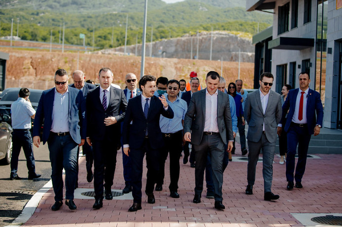 OTVARANJE 13.JULA? Abazović i ministri obišli auto-put