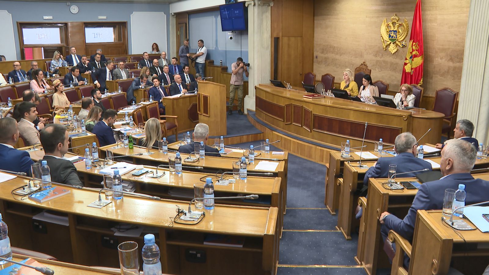 BRUTALNO PREKRŠEN POSLOVNIK! DF: Izbor članova Sudskog savjeta na dnevnom redu suprotno Ustavu