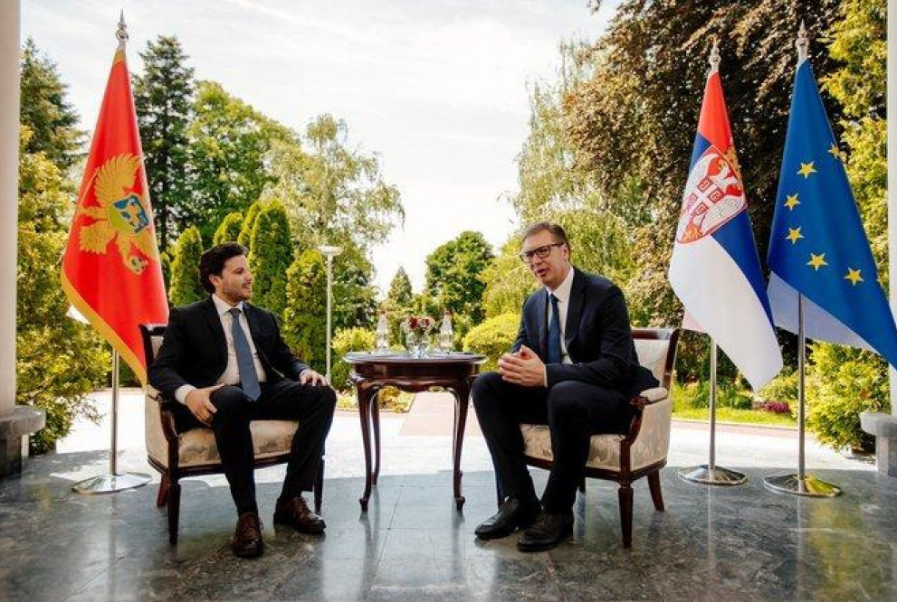 Počeo sastanak Abazovića i Vučića