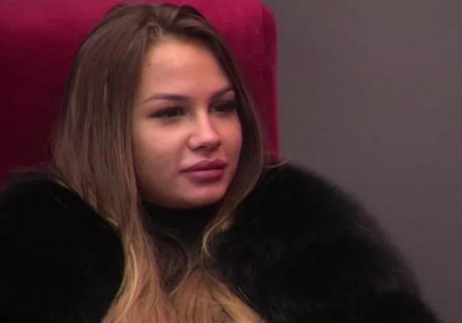 ANA JOVANOVIĆ OPET ZAVODI TUĐE MOMKE Marko Osmakčić se upleo u njenu igricu, Viki ni ne sluti šta joj se sprema (FOTO)