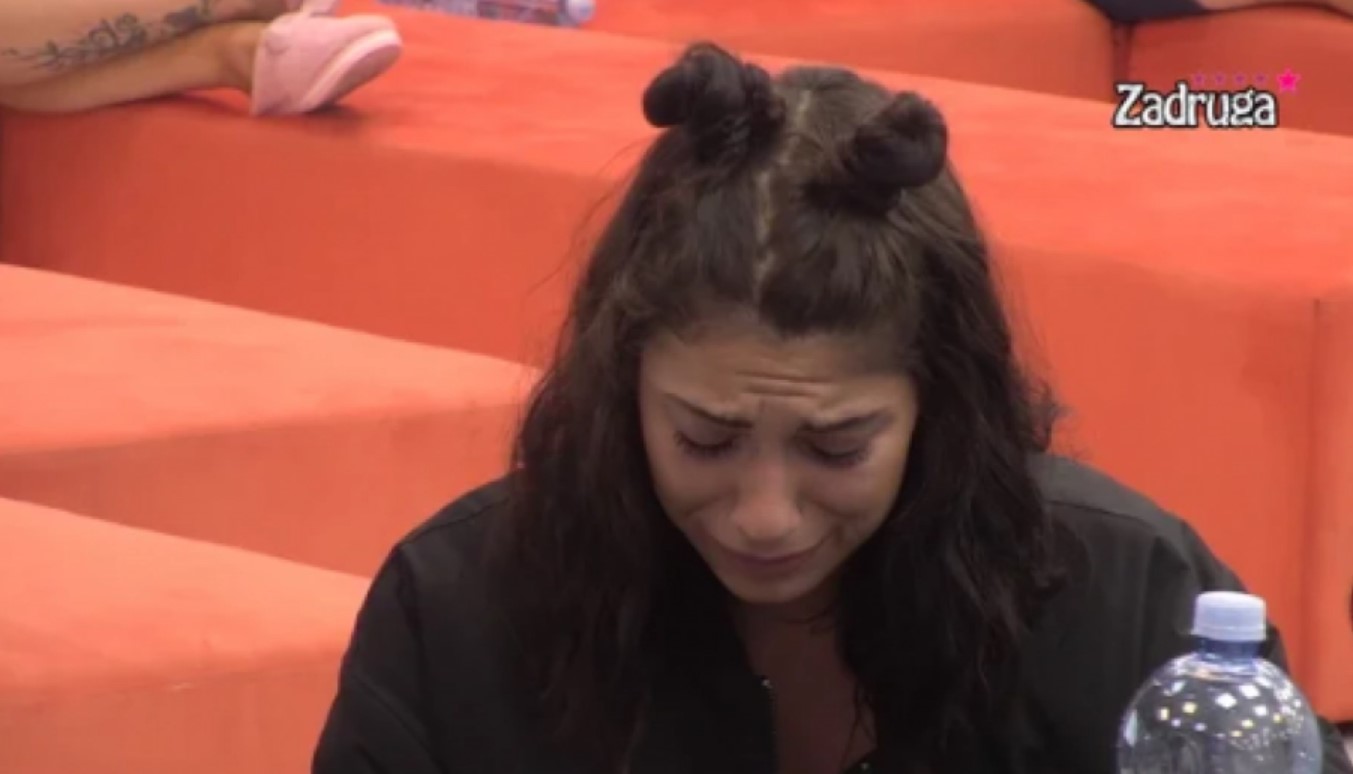 DRŽI JE U ŠACI Milica drhti od straha zbog jedne osobe, u javnost bi mogle da isplivaju njene najmračnije tajne