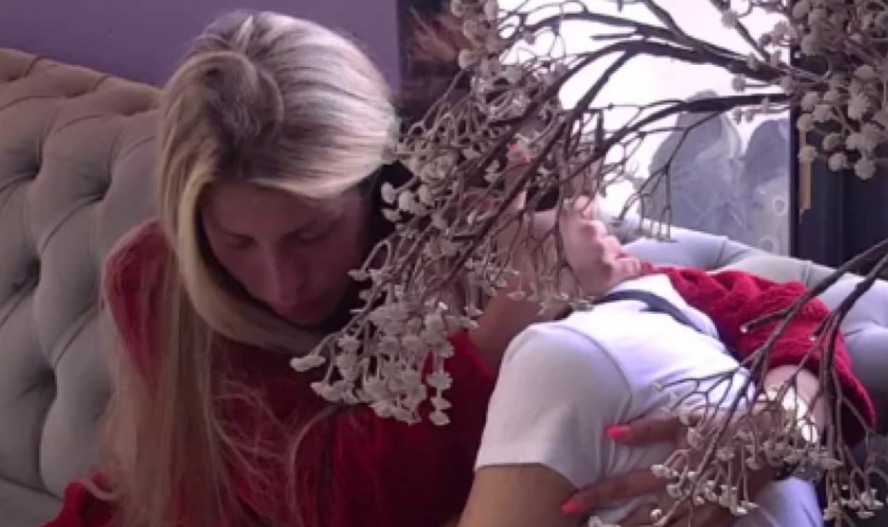 ČUJU SE DJECA, BEBE MALE! Dalila prišla neutješnoj Viktoriji, ne može da je smiri! (VIDEO)