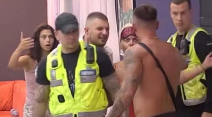 MOMENTALNA DISKVALIFIKACIJA! Zadrugar izgovorio skandalozne uvrede na nacionalnoj osnovi (VIDEO)