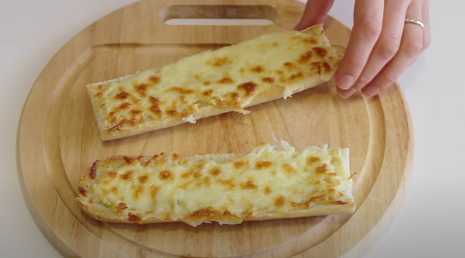 Najbolji recept za HLJEB SA BIJELIM LUKOM: Neodoljivo jelo koje svi volimo