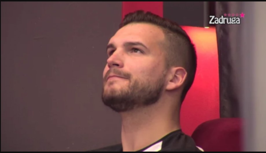 PLJUJE, PA LIŽE! Marko Osmakčić ulazi u Zadrugu 6! Hoće da se opere nakon LAŽIRANJA SMRTI OCA!