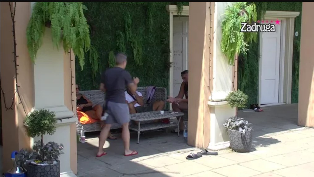 MIKI OTERAO MATORU! Ne može više da je sluša! (VIDEO)