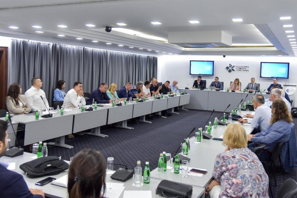 PKCG UPOZORAVA: Povećanje cijena rada nedjeljom namet za poslodavce i okidač za inflaciju