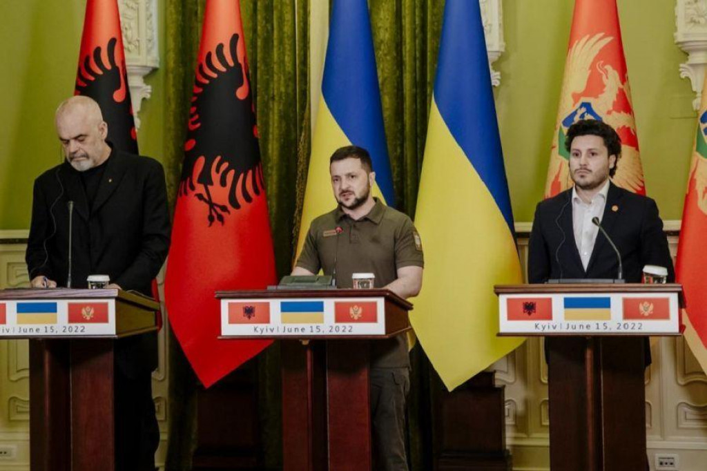 ABAZOVIĆ, ZELENSKI I RAMA NA KONFERENCIJI Puna podrška Ukrajini na putu ka EU