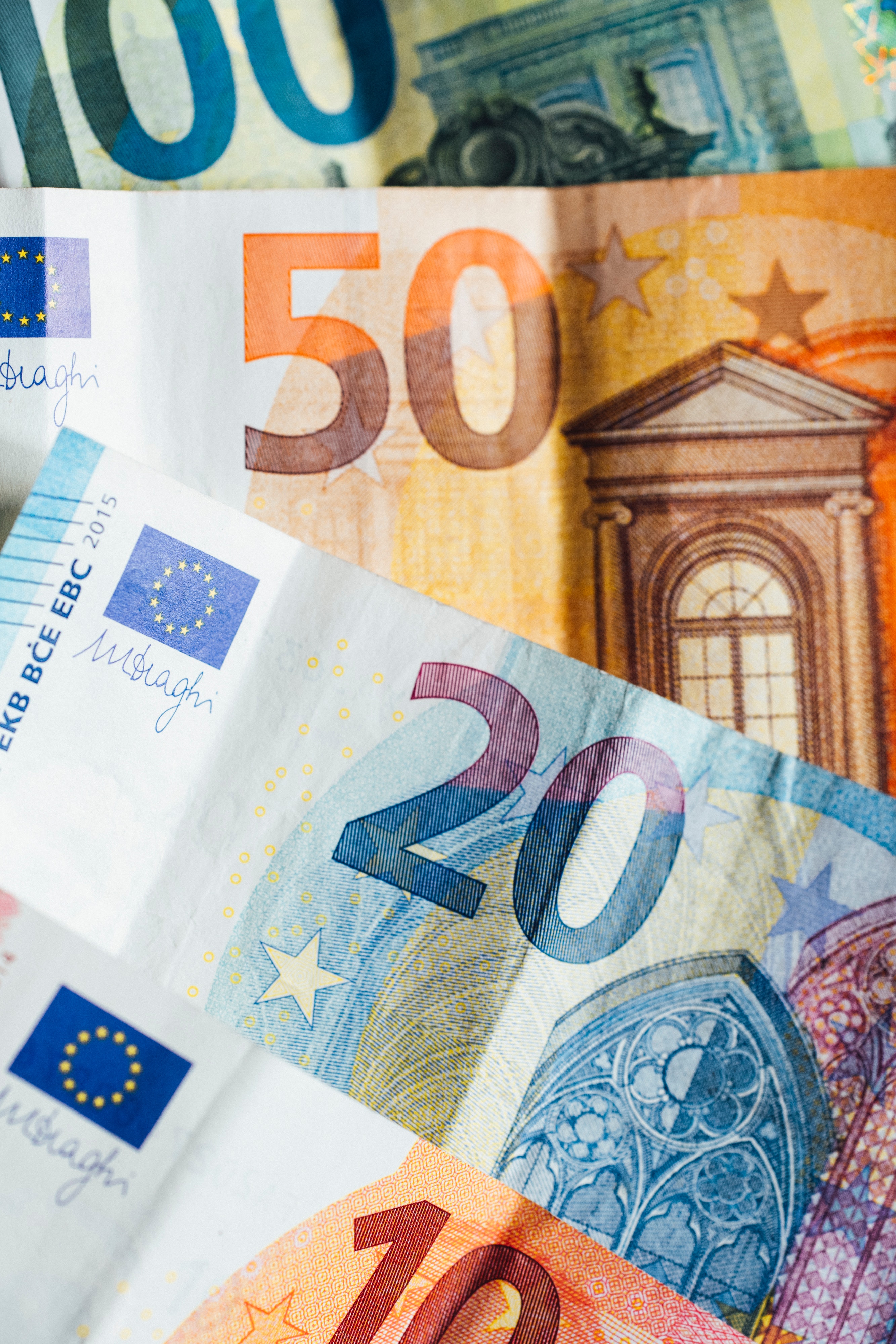 MEĐUNARODNA TRŽIŠTA Evropski dogovor o zabrani uvoza iz Rusije podigao cijene nafte