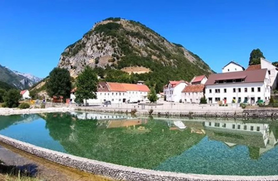 "DA SU GUSLE PO' KOSOVA LUGA A GUDALO SEDMOBOJNA DUGA...": U Šavniku po prvi put održani dani Radovana Bećirovića Trebješkog