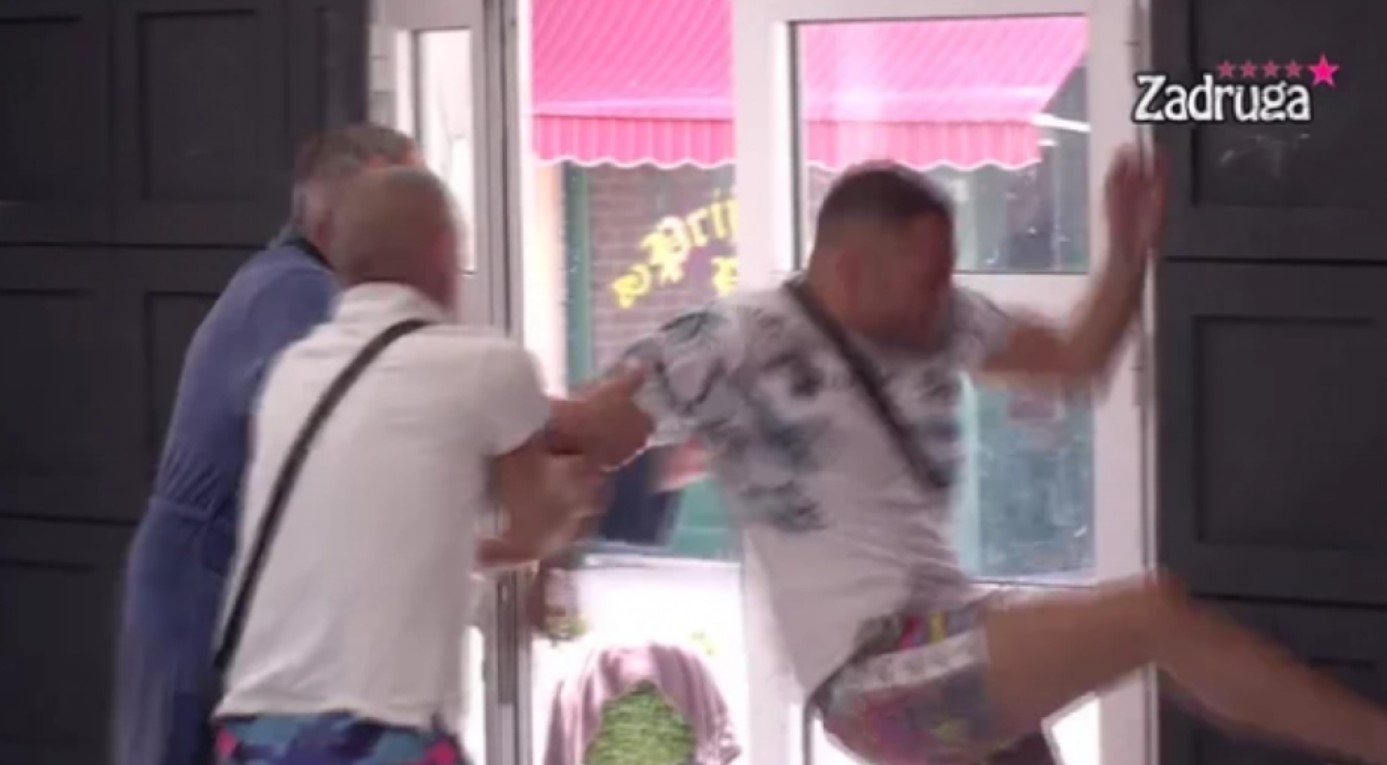 PAO MU MRAK NA OČI! HAOS U BELOJ KUĆI Anđelo Ranković van sebe, nisu mogli da ga zaustave (VIDEO)