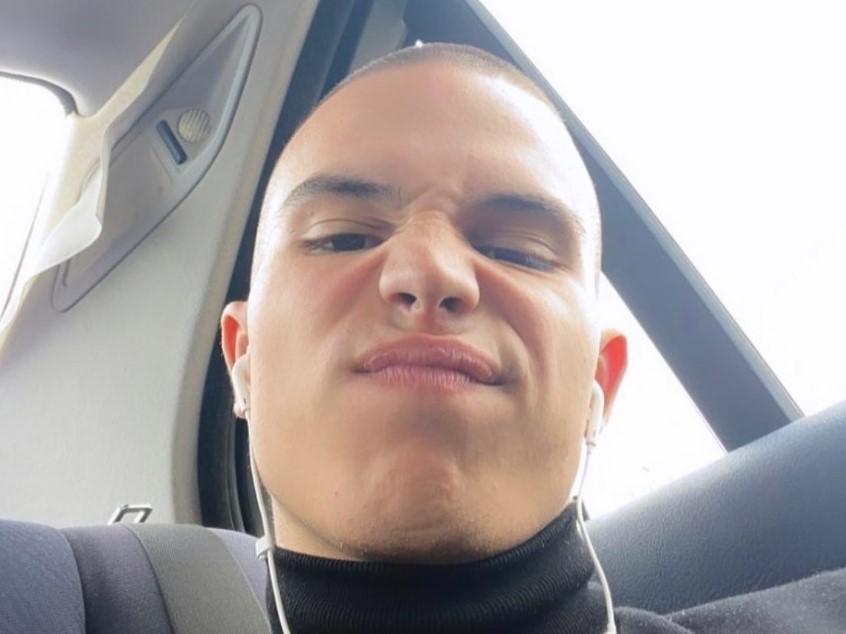 SKINUO SE VOJAŽ! Mladi reper izazvao je veliku pažnju svojom novom objavom (FOTO)