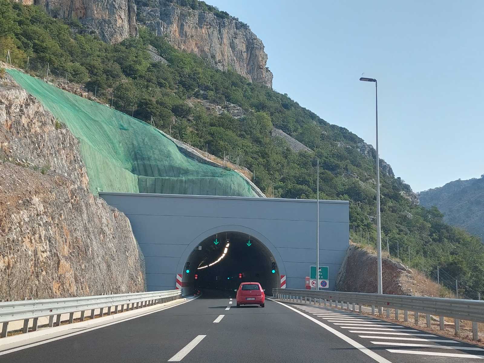 STANJE NA PUTEVIMA Vozačima se savjetuje oprezna vožnja