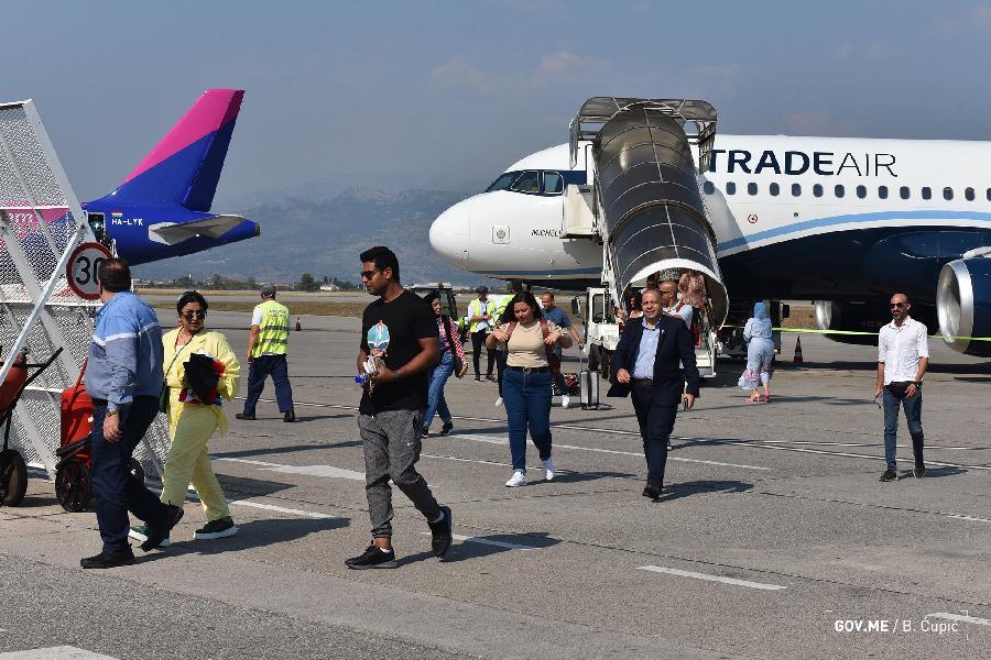 STIGLI PRVI PUTNICI IZ EGIPTA Đurović: Veliki dan za Crnu Goru, otvaramo nova tržišta